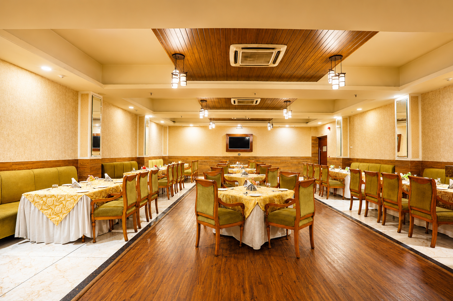 A Foodie’s Guide to Multi-Cuisine Dining in Mahipalpur, Delhi